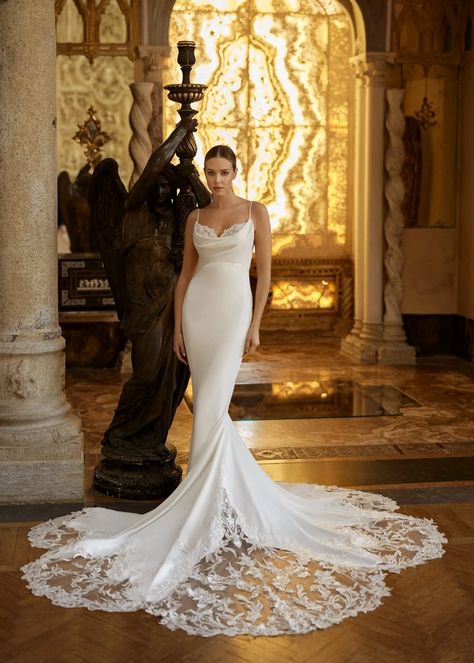 Randy Fenoli Style #Fleur. Randy Fenoli Dresses, Randy Fenoli Wedding Dress, Wedding Ideas For Spring, Randy Fenoli, Unusual Wedding Dresses, Dress Preservation, Vintage Glam Wedding, Wedding Dress Preservation, Bridal Party Flowers