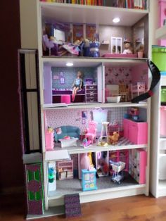 Bookcase Barbie House, Elevator Stairs, Custom Bookcase, Ag Doll House, Diy Barbie House, Accessoires Barbie, Dollhouse Design, American Girl Doll House, Girls Playroom