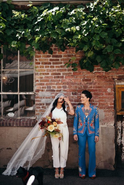 Bohemian Lesbian Wedding, Courthouse Lesbian Wedding, Lesbian Garden Wedding, Queer Wedding Outfit, Outdoor Lesbian Wedding, Nonbinary Wedding, Lesbian Elopement Mountains, Queer Weddings, Lgbtq Wedding