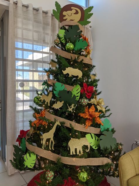 Safari Theme Christmas Tree, Jungle Theme Christmas Tree, Lion King Christmas Tree, Jungle Christmas Tree, Safari Christmas Tree, Lion King Christmas, Lion King Tree, School Library Decor, Toddler Christmas Tree