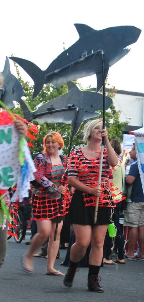 Suki Berry and Friends, SHARKS! - #greenartparade August 10, 2013 Shark Float Parade, Jaws Homecoming Float, Swim Team Parade Float Ideas, Homecoming Floats, Parade Ideas, Team Ideas, Holiday Parades, Parade Float, Bakery Design