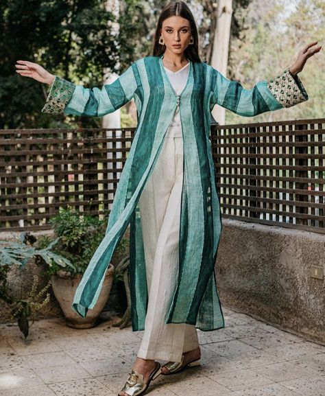 Egyptian Clothing Modern, Egyptologist Aesthetic, Modern Egyptian Fashion, Traditional Egyptian Clothing, Aesthetic Egyptian, Itgirl Aesthetic, Egyptian Clothing, Egypt Aesthetic, Egyptian Fashion