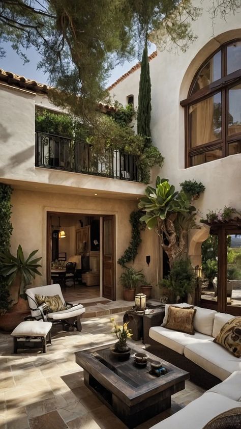 Italian Mediterranean Homes Interior, Italian Interior Design Tuscan Decor, Tuscan Villa Interior Decor, Mediterranean Homes Interior, Small Mediterranean Homes, Modern Italian Home, Mexican Houses, Spanish Revival Interior, Tuscan Houses