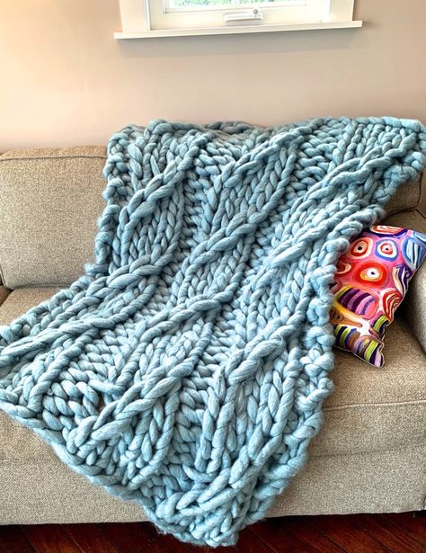 Free Faux Cable Throw for Jumbo Yarn Cable Blanket, Yarn Projects Crochet, Cables Blanket, Cable Knit Blankets, Big Yarn, Jumbo Yarn, Diy Wool, Colorful Crochet, Easy Crochet Projects