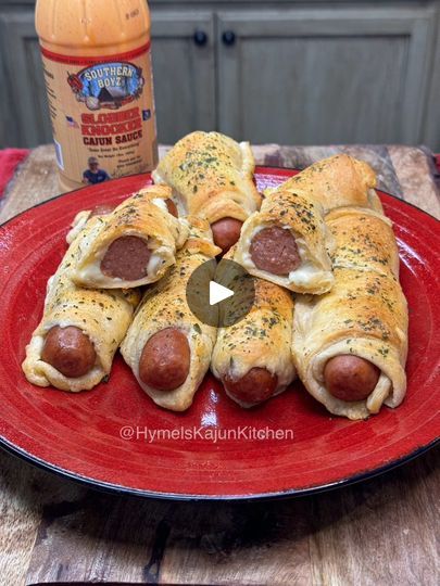 5.9K views · 284 reactions | Cajun Pigs in a Blanket | Cajun Pigs in a Blanket - 1 (8count) Kings Hawaiian crescent rolls- 6pk Johnsonville New Orleans andouille recipe smoked sausage- 6 slices of PepperJack... | By Hymel’s Kajun Kitchen | Facebook Smoked Sausage Recipes, Burger Dogs, Kings Hawaiian, Sausage Links, Cheese Sausage, Pigs In A Blanket, Andouille, Pepper Jack, Smoked Sausage