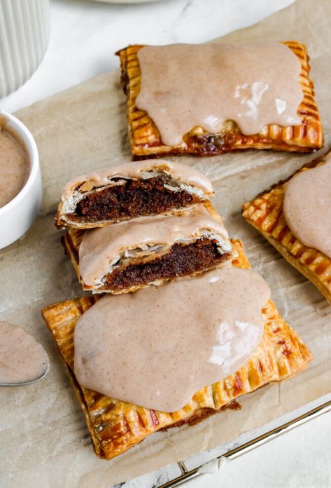 Brown Sugar Cinnamon Pop Tarts, Cinnamon Pop Tarts, Brown Sugar Pop Tarts, Homemade Brown Sugar, Poptart Recipe, Breakfast Cupcakes, Sugar Pop, Pop Tart, Messy Kitchen