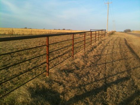 Farm Fence Gate, Cattle Corrals, Pipe Fence, Ranch Fencing, Field Fence, Fence Gates, Fence Construction, Earth Bag Homes, Horse Fencing