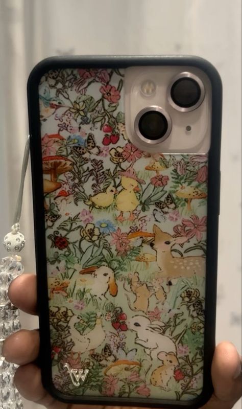 Taylor Giavasis Wildflower Case, Wildflower Case Aesthetic, Phone Case Ideas Aesthetic, Iphone Se Phone Cases, Wild Flower Case, Phone Case Wildflower, Wishlist Idea, Taylor Giavasis, Phone Case Painting