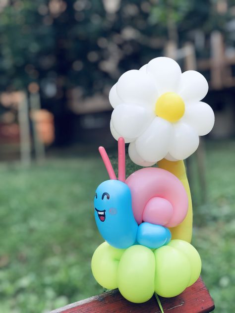 Balloon Twisting Ideas, Snail Balloon Animal, Balloon Twisting, Cool Balloon Animals, Easter Balloon Animals, Cool Balloon Animals Ideas, Rabbit Balloon Animal, Easy Balloon Animals, Baloon Art