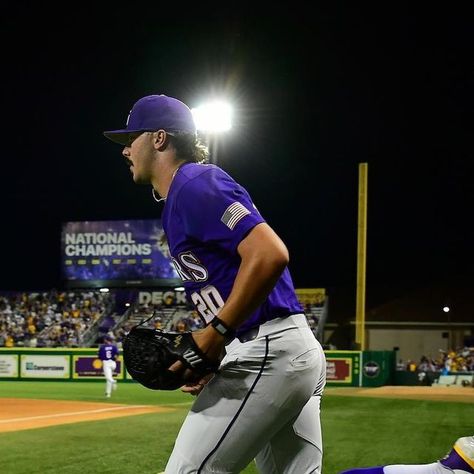 Lsu Babies, Lsu Championship, Lsu Game, Lsu Baseball, Lsu Tigers Baseball, Lsu Fans, College Baseball, Baseball Pictures, Lsu Tigers