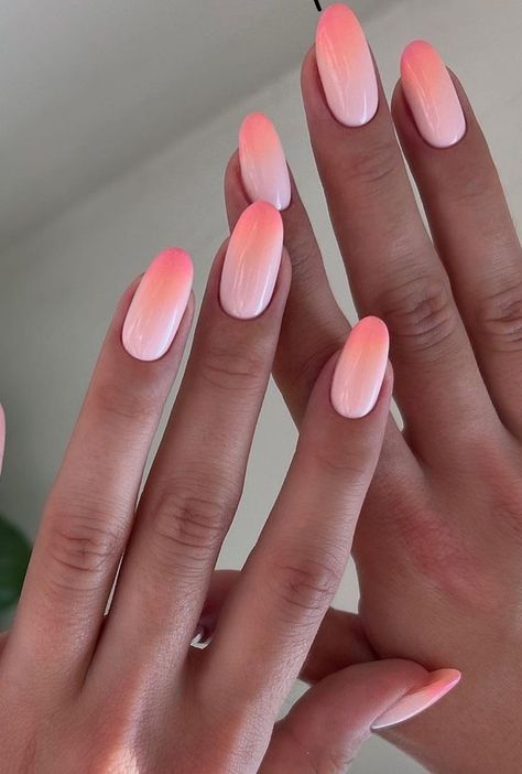 May Nail Colors, Pink Nails Inspiration, Pastel Pink Nails, Birthday Nail Designs, Chrome Nail Polish, Sunset Nails, Chrome Nails Designs, May Nails, Airbrush Nails