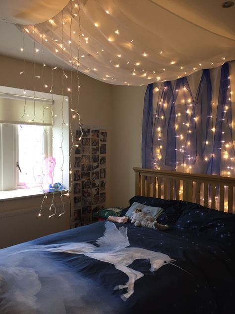 Bedroom With Lights, Unique Patio Furniture, Terrace Canopy, Decks Ideas, Ceiling Bed, Bedroom Lighting Diy, Canopy Over Bed, Kids Room Curtains, Fairy Lights Bedroom