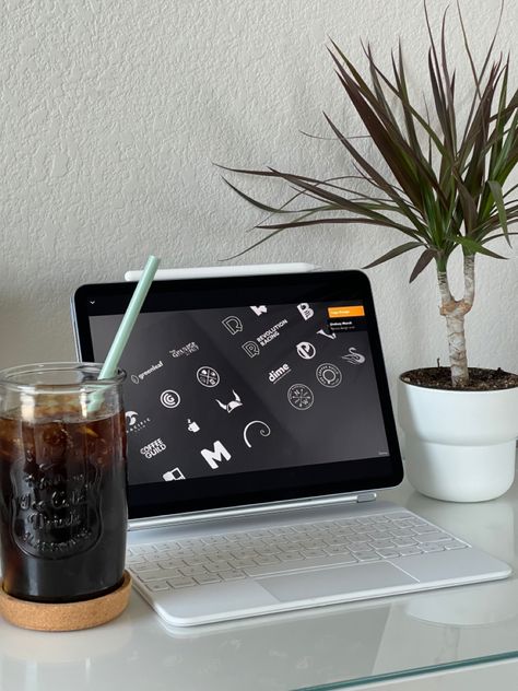 Ipad Pro Study Aesthetic, Aesthetic Study Area, Knowledge Aesthetic, Desktop Aesthetic, Coffee Scrub Diy, Scrub Diy, Study Corner, Ipad Hacks, Aesthetic Study