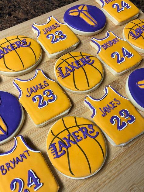 Lakers Cookies Decorated, Lakers Cookies, Kobe Cake, Lakers Birthday Party, Lakers Party, Basketball Food, Basketball Baby Shower, Basketball Baby, Jersey Party