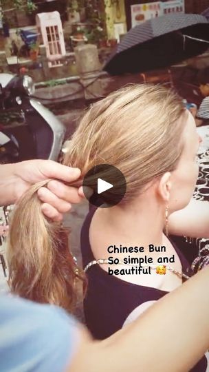 Simple Elegant Braided Hairstyles, Chinese Buns Hairstyle, Chinese Updo, Chinese Bun Hairstyle, Chinese Hair Bun, Sock Buns, Chinese Bun, Easy Care Hairstyles, Hair Curling Tutorial