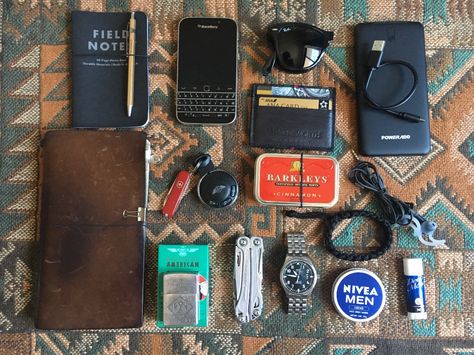 Daily use Gentleman Essentials, Mochila Edc, Blackberry Classic, Nivea Cream, What's In My Backpack, Everyday Bag Essentials, Nagasaki Japan, Travel Accessories For Men, Edc Bag