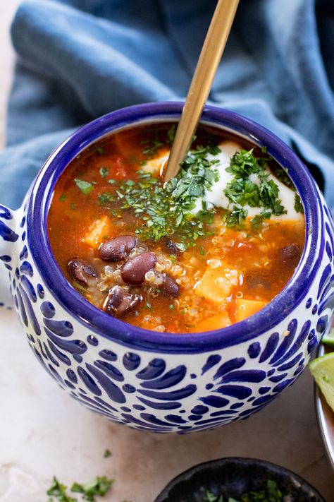 Sweet Potato Black Bean Soup Sweet Potato Quinoa Soup, Black Beans And Quinoa, Beans And Quinoa, Liquid Lunch, Sweet Potato Black Bean, Sweet Potato Soup Recipes, Sweet Potato Tacos, Quinoa Soup, Sweet Potato Black Beans