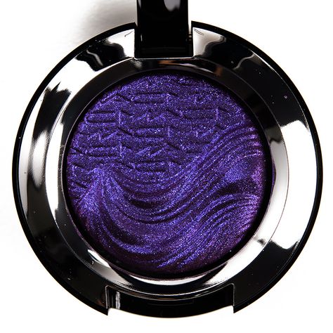 MAC Violit Extra Dimension Foil Eye Shadow Halo Eyeshadow, Foil Eyeshadow, Gel Powder, Purple Eyeshadow, Fancy Makeup, Makeup Eye Looks, Dark Makeup, Eye Shadows, Black Eyeliner