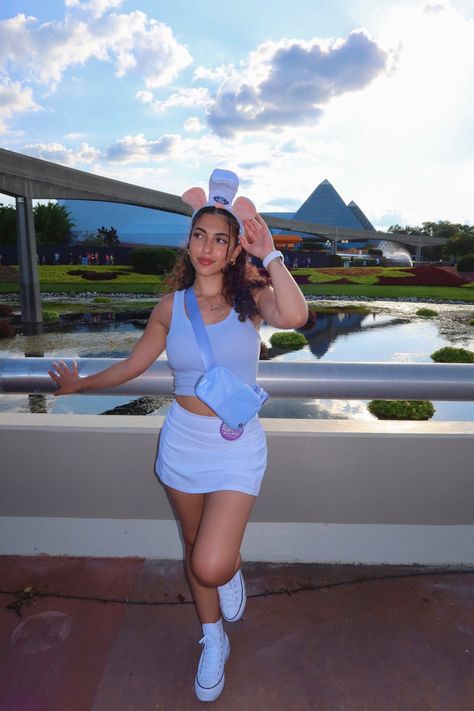 Disney Active Wear Outfit, Wdw Outfits Women Summer, Ratatouille Outfit Disney, It Girl Disney Outfit, Disney World Character Outfits, Disney Outfits Characters, Cute Epcot Outfits, Disney Fits Spring, Disney Pixar Outfit Ideas