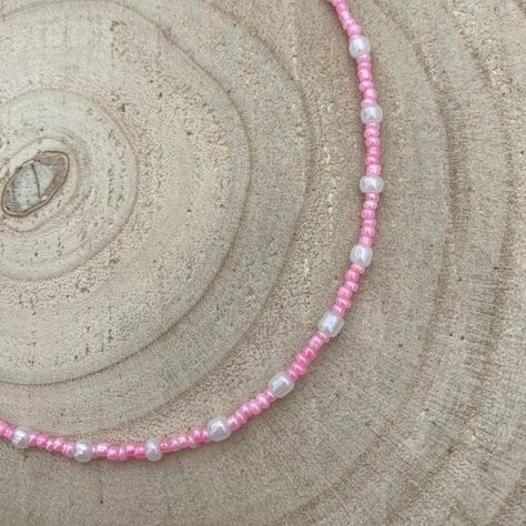 Pink Beads Necklace, Pink Bead Necklace, Pink Beaded Necklace, Seed Bead Choker, Make A Necklace, Pretty Jewelry Necklaces, Beaded Jewelry Necklaces, Indie Jewelry, Bead Choker