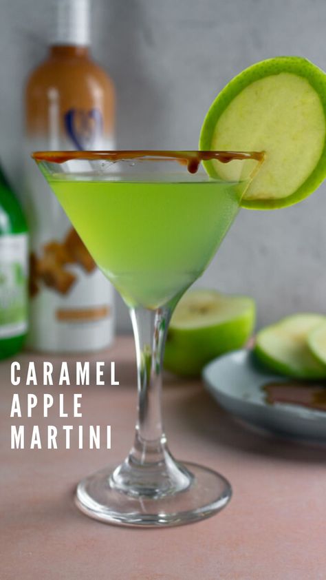 Green Apple And Caramel Vodka, Green Apple Liquor Drinks, Caramel Apple Sucker Drink, Candy Apple Martini, Caramel Apple Sucker Cocktail, Caramel Apple Cocktail Recipes, Candy Apple Drink, Caramel Martini Recipe, Green Apple Vodka Cocktails