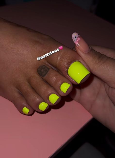 Green Toe Nails, Gel Toe Nails, Acrylic Toes, Acrylic Toe Nails, Toe Nail Color, Pretty Toe Nails, Acrylic Nail Set, Summer Toe Nails, Cute Toe Nails