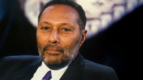 Stuart Hall...The guru of my favorite subject: Cultural Studies Stuart Hall, Historical People, Cultural Studies, Mass Communication, Cultural Identity, Desert Island, Popular Art, African Diaspora, Bbc Radio