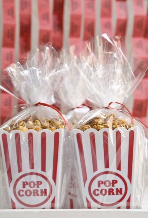 Diy Caramel, Popcorn Wedding Favors, Bake Sale Treats, Bake Sale Packaging, Diy Popcorn, Popcorn Wedding, Popcorn Favors, Bake Sale Recipes, Popcorn Snacks