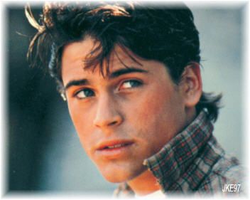 Rob Lowe as Sodapop Curtis in The Outsiders....yeah, I'm pretty sure it doesn't get much hotter than that. The Outsiders Sodapop, Sodapop Curtis, The Outsiders Imagines, The Outsiders Cast, Outsiders Movie, The Outsiders 1983, 80s Men, Rob Lowe, Oui Oui