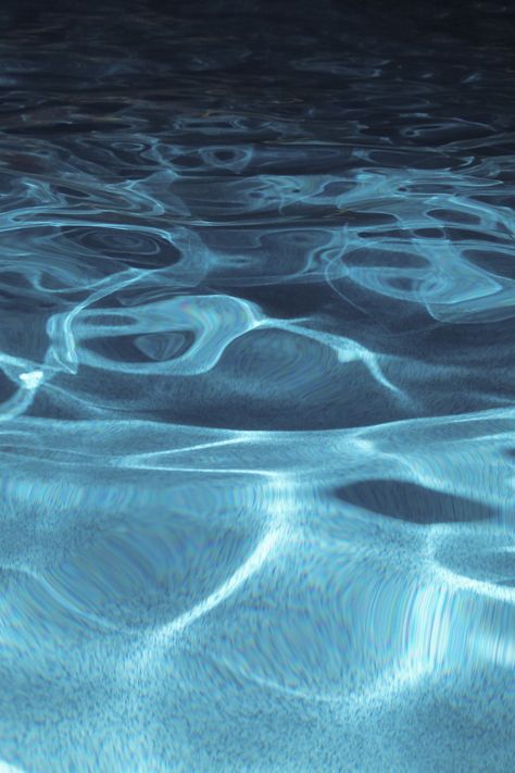 Pool Water Patterns, Water Reflections, Water Art, Water Waves, Sea And Ocean, Bw Photo, Color Textures, Blue Aesthetic, The Sand