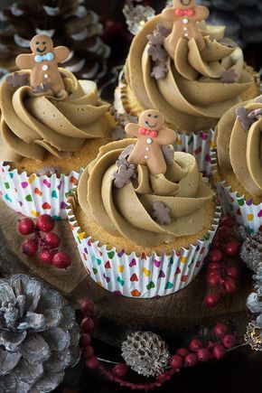 If you're a fan of gingerbread men then you'll love this delicious, smooth gingerbread buttercream, flavoured with ginger and black treacle. Gingerbread Buttercream, Lively Kitchen, Black Treacle, Cupcakes Christmas, Christmas Bakes, Xmas Gingerbread, Gingerbread Party, Xmas Cake, Cupcake Flavors