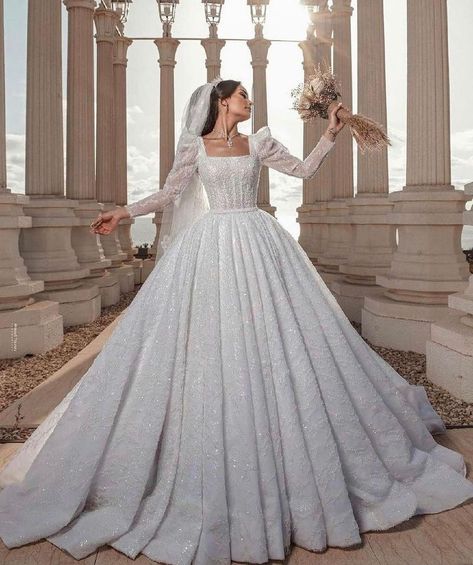 Wedding Bridge, Sleeve Wedding Dress Lace, Elegant Long Sleeve Wedding Dresses, Elegant Bridal Dress, Turkey Wedding, Dress With Gloves, Bride Dress Simple, Muslim Wedding Dresses, Long Sleeve Wedding Dress