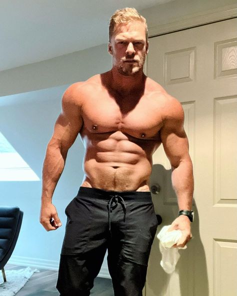 Alan Ritchson, Ripped Body, Ginger Men, Beefy Men, Men’s Health, Muscular Men, Shirtless Men, Hollywood Actor, Muscle Men