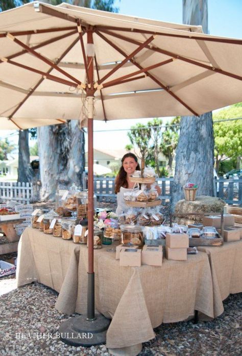 Bake Sale Displays, Farmers Market Stand, Farmers Market Booth, Farmers Market Display, Stand Feria, Market Table, Market Stands, Bakery Display, Vendor Booth