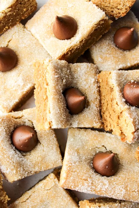 Peanut Butter Blossom Bars - Sweets by Elise Peanut Butter Blossoms Bars, Peanut Butter Blossom Bars, Blossom Bars, Chewy Bars, Peanut Butter Blossom, Peanut Butter Blossoms, Butter Bars, Homemade Sweets, Peanut Butter And Chocolate