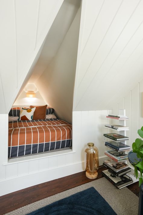 Renovating Attic Space, Low Headroom Loft Conversion, House With Attic Room Floor Plan, Master Attic Bedroom Ideas, Master Attic Bedroom, Attic Nook, Sleeping Nook, Attic Bedroom Designs, Guest Room Design