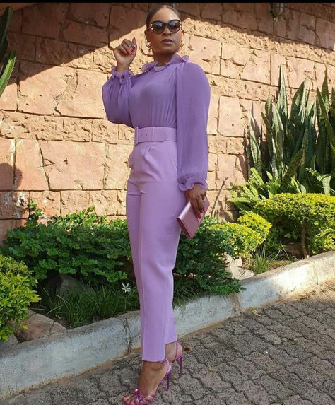 Semi Formal Outfits For Women, Pink Pants Outfit, Lavender Fashion, Female References, Dress Pants Outfits, Cargo Pants Outfit Women, Semi Formal Outfits, Summer Pants Outfits, Cargo Pants Outfit