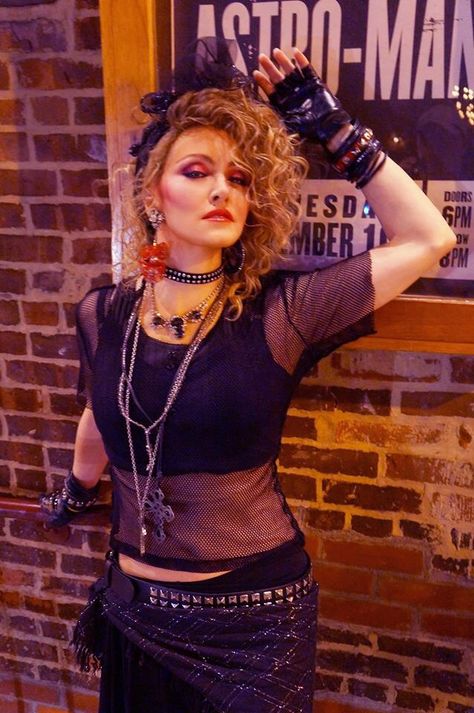 Madona Outfit 80s, Madonna In The 80s, 80s Rock Fashion Women, Madonna 80s Outfit, Madonna Outfits, 80s Outfit Ideas, 80s Theme Party Outfits, 80s Dress Up, Madonna Costume