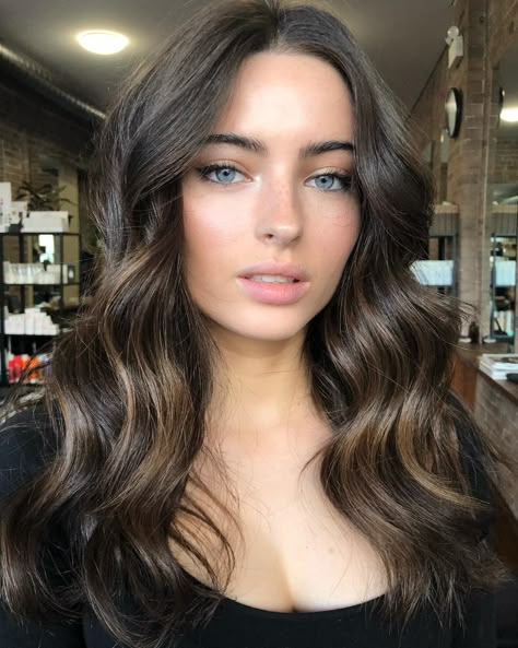 Hair Color Ideas For Brunettes Pale Skin, Hair Color Ideas For Fair Skin Blue Eyes, Brunette Sunkissed Hair, Hair Color For Pale Skin And Blue Eyes, Brunette Hair Pale Skin, Rise And Slay, Dark Hair Pale Skin, Hairstyle Fringe, Brunette Tones