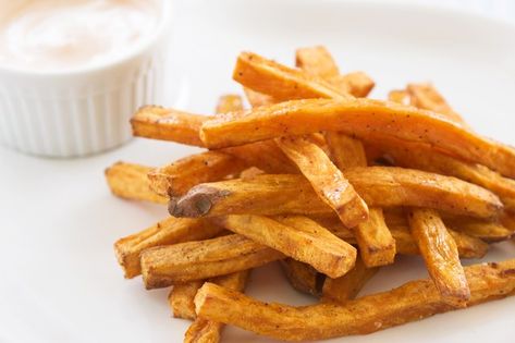 How to Freeze Sweet Potato Fries | LEAFtv Homemade Sweet Potato Fries, Frozen Sweet Potato Fries, Sweet Potato Thanksgiving, Freeze Sweet Potatoes, Sweet Potato Recipes Fries, Sweet Potato Fries Baked, Stuffed Sweet Potato Healthy, Cooking Sweet Potatoes, Healthy Vegan Snacks