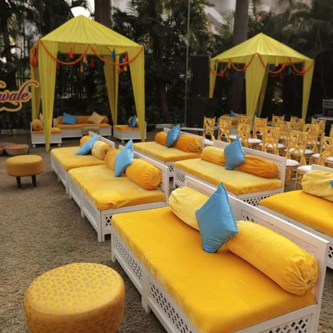 sitting arrangement ideas for mehendi Haldi Seating Arrangement, Haldi Guest Seating, Bandage On Hand Dpz, Indian Seating, Wedding Lounge Furniture, Arabian Theme, Hand Dpz, Mehendi Function, Mehendi Decor Ideas