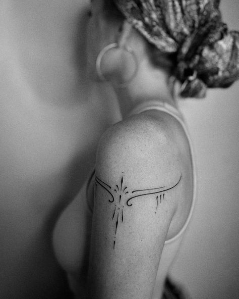 Boho Chic Tattoo, Shoulder Adornment Tattoo, Shoulder Cuff Tattoo, Tattoo Around Shoulder, Shoulder Tattoo Ornamental, Ornamental Shoulder Tattoos For Women, Shoulder Women Tattoo, Woman’s Arm Tattoos, Ornamental Tattoo Shoulder