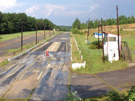 Winston County Drag Strip...Lynn Ala. Drag Racing Motor, Drag Racing Cars Aesthetic, Funny Cars Drag Racing, Dirt Late Model Racing, Race Tracks, Drag Strip, Abandoned Race Tracks, Cool Car Drawings, Car Drawings