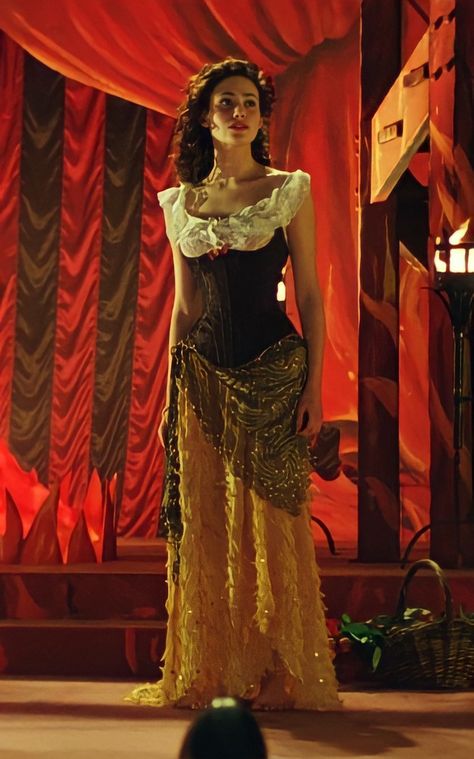 Opera Style Clothing Outfit, Phantom Of The Opera Dress Ideas, Christine Phantom Of The Opera Dresses, Christine Costume Phantom Of The Opera, Phantom Of The Opera Emmy Rossum, Christine Daae Cosplay, Christine Daae Outfits, Christine Daee Cosplay, Meg Phantom Of The Opera