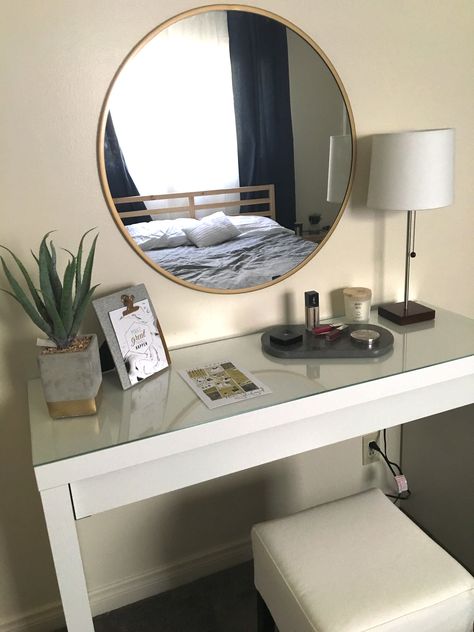 Built In Dressing Table, Room Vanity Ideas, Bedroom Vanity, 아파트 인테리어, Elegant Bedroom, Elegant Home Decor, Room Inspiration Bedroom, Room Ideas Bedroom, Elegant Homes