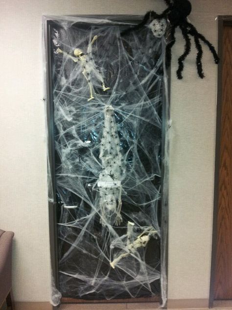 Halloween Door Halloween Spider Door Decorations, Halloween Door Contest Ideas, Halloween Door Decorations Contest, Halloween Dorm, Halloween Doors, Hunted House, Halloween Classroom Door, Dorm Door, Deco Halloween