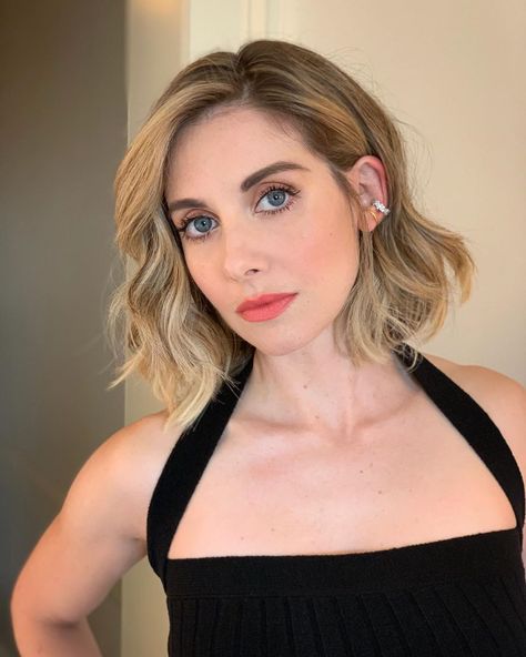 Quinn Murphy on Instagram: “💥 @alisonbrie 🔥 Giving Blond Ambition realness 💁‍♀️ Style: @erinwalshnyc Hair: @rebekahforecast #quinnmurphymakeup Lipstick…” Makeup For Round Eyes, Alison Brie, Round Eyes, Lucy Hale, Brie, Actors & Actresses, Blonde Hair, Makeup Looks, Eye Makeup