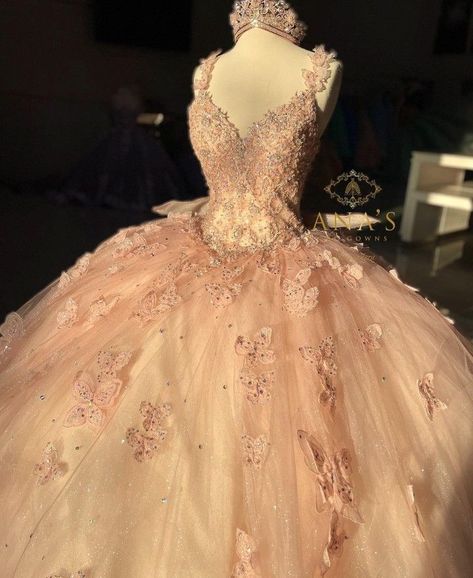 V Neck Quinceanera Dresses, Pink And Gold 15 Dresses Quinceanera, Beige Pink Quinceanera Dresses, Queincearra Dresses Pink, Rose Gold Sweet 15 Dress, Sweet 16 Dresses Blush Pink, Pink Quinceanera Dresses Princess, Quinceanera Bedroom Decorations, Peach Quinceanera Dress