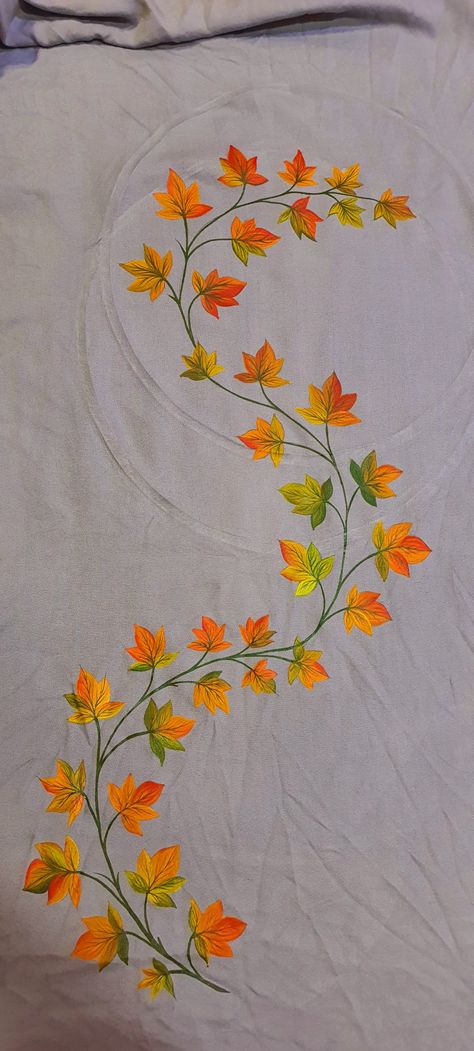 Sunflower Fabric Painting, Fabric Painting On Blouse, Paint Suit Design For Women, Dupatta Painting, Suit Painting, Saree Borders, Bed Sheet Painting Design, Floral Paintings Acrylic, Saree Painting Designs