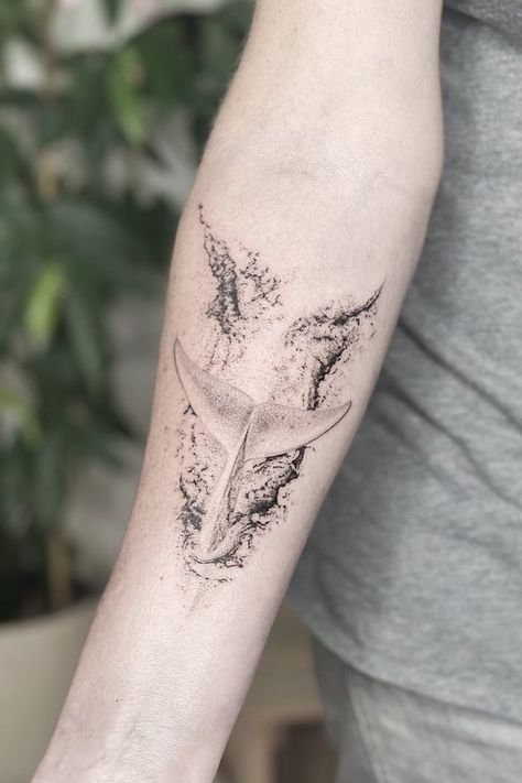 Whale Tattoo Men, Whale Tale Tattoo, Whale Tail Tattoo, Humpback Whale Tattoo, Man Tattoos, Killer Whale Tattoo, Dolphin Tattoos, Beach Inspired Tattoos, Small Beach Tattoos